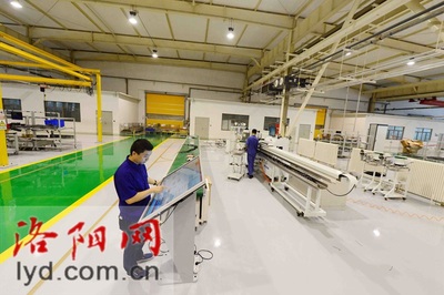 國內(nèi)首個特種機(jī)器人柔性化生產(chǎn)智能工廠在洛建成